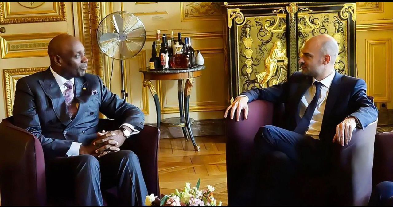  Diplomatie : Constant Serge Bounda consolide l’axe Brazzaville–Paris lors d’un tête-à-tête avec Jean-Noël Barrot 